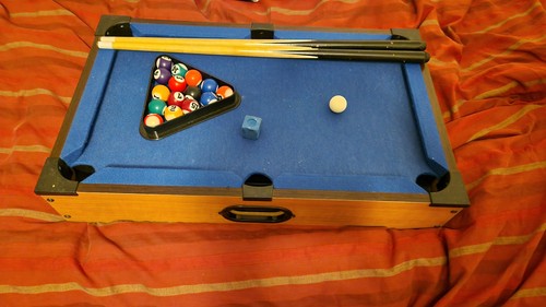 Red5 miniature pool table - red5,