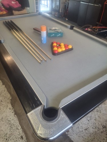 Supreme table top pool - supreme,