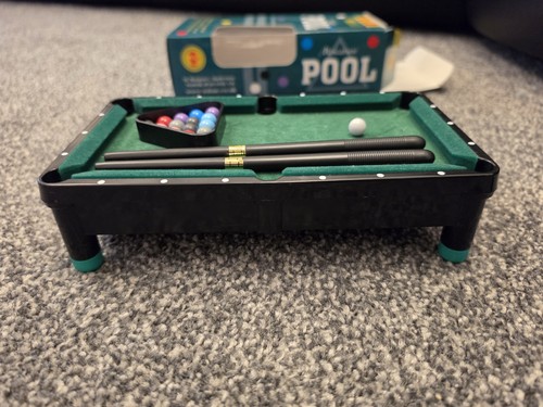 Miniature pool table with - miniature,